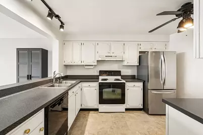 2525 S Shore Dr #14B, Milwaukee, WI 53207 - Photo 31