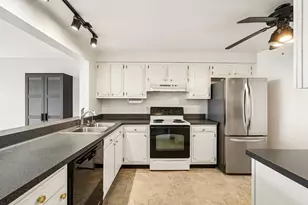 2525 S Shore Dr, Milwaukee, WI 53207 - Photo 31