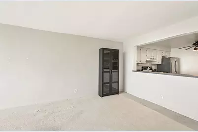 2525 S Shore Dr #14B, Milwaukee, WI 53207 - Photo 39