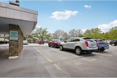 2525 S Shore Dr #14B, Milwaukee, WI 53207 - Photo 23