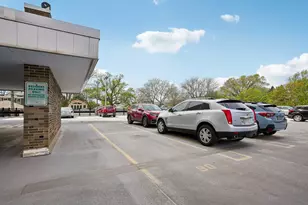 2525 S Shore Dr, Milwaukee, WI 53207 - Photo 23