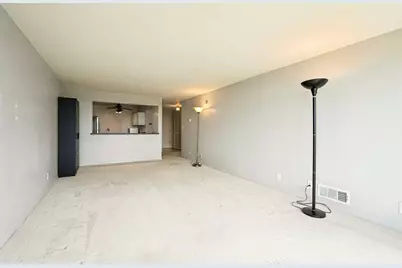 2525 S Shore Dr #14B, Milwaukee, WI 53207 - Photo 35
