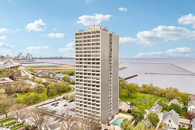2525 S Shore Dr #14B, Milwaukee, WI 53207 - Photo 49