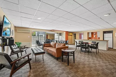 2525 S Shore Dr #14B, Milwaukee, WI 53207 - Photo 15