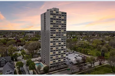 2525 S Shore Dr #14B, Milwaukee, WI 53207 - Photo 21