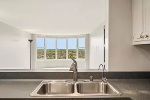 2525 S Shore Dr, Milwaukee, WI 53207 - Photo 33
