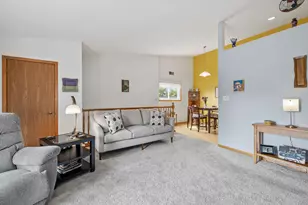 2421 Crosscreek Dr, Sheboygan, WI 53081 - Photo 9