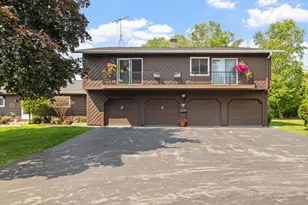 2421 Crosscreek Dr, Sheboygan, WI 53081 - Photo 25