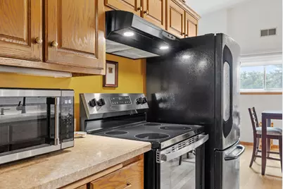 2421  Cross Creek Dr #D, Sheboygan, WI 53081 - Photo 5