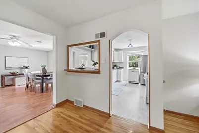1930 N 121st St, Wauwatosa, WI 53226 - Photo 13