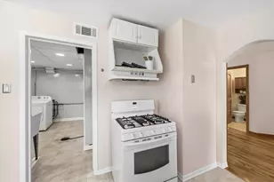 1930 N 121st St, Wauwatosa, WI 53226 - Photo 17