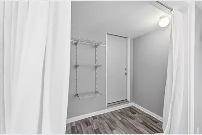 1930 N 121st St, Wauwatosa, WI 53226 - Photo 37