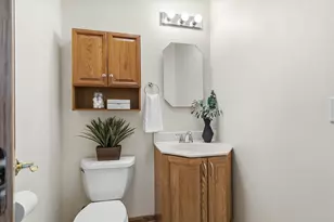 1930 N 121st St, Wauwatosa, WI 53226 - Photo 25