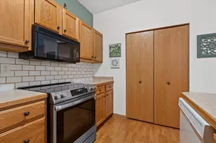 2415 Fox River Pkwy, Waukesha, WI 53189 - Photo 11