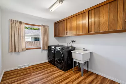 4255 S Nicholson Ave, Saint Francis, WI 53235 - Photo 19