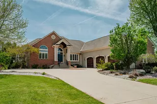 W251S5204 Poppy Fields Rd, Waukesha, WI 53189 - Photo 5