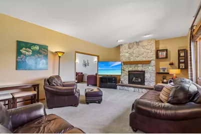 5120  Old Farm Rd, Racine, WI 53402 - Photo 7