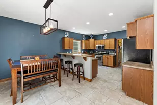 4086 Pineview St, Onalaska, WI 54650 - Photo 9