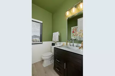 13680 W Upland Ridge Ct, New Berlin, WI 53151 - Photo 23