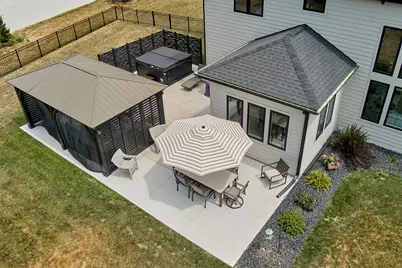 13680 W Upland Ridge Ct, New Berlin, WI 53151 - Photo 27