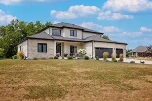 13680 W Upland Rdg Ct, New Berlin, WI 53151 - Photo 37