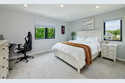 13680 W Upland Ridge Ct, New Berlin, WI 53151 - Photo 5