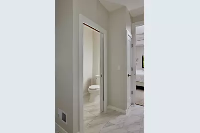 13680 W Upland Ridge Ct, New Berlin, WI 53151 - Photo 17