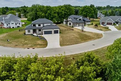 13680 W Upland Ridge Ct, New Berlin, WI 53151 - Photo 43