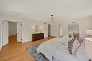 229 W Indian Creek Ct, Fox Point, WI 53217 - Photo 23
