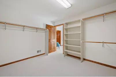 13510 W Edgewood Ct, New Berlin, WI 53151 - Photo 27