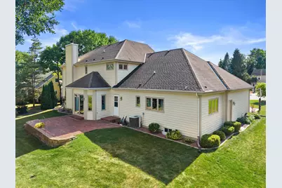 13510 W Edgewood Ct, New Berlin, WI 53151 - Photo 39