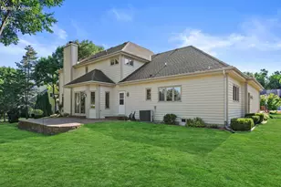 13510 W Edgewood Ct, New Berlin, WI 53151 - Photo 33