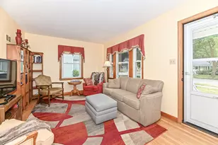 3038 S 55th St, Milwaukee, WI 53219 - Photo 5