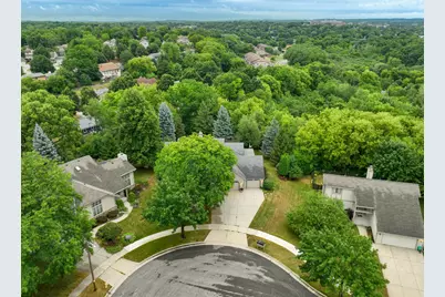 2203  Napa Trl, Waukesha, WI 53188 - Photo 27