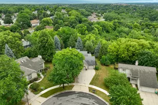 2203 Napa Trail, Waukesha, WI 53188 - Photo 27