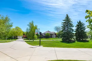 W307N2873 Fieldwood Dr, Delafield, WI 53072 - Photo 35