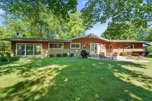 6684 N Atwahl Dr, Glendale, WI 53209 - Photo 17
