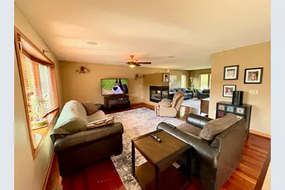 1253  Linden Kansasville Ln, Racine, WI 53139 - Photo 9