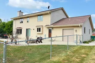 1253 Linden Ln, Racine, WI 53139 - Photo 5