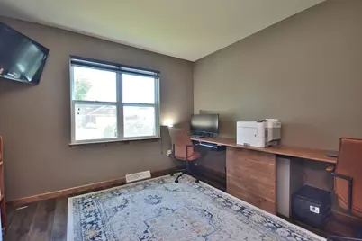 1525  Whitewater Dr, West Bend, WI 53095 - Photo 9