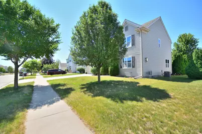1525  Whitewater Dr, West Bend, WI 53095 - Photo 35