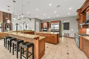 3277 N Canterbury Ln, Summit, WI 53066 - Photo 13
