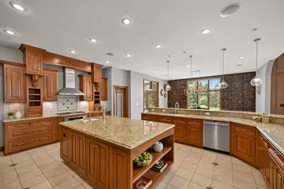 3277 N Canterbury Ln, Summit, WI 53066 - Photo 11