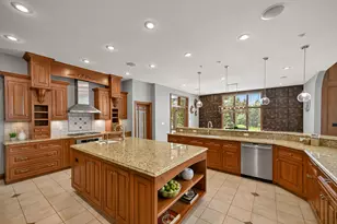 3277 N Canterbury Ln, Summit, WI 53066 - Photo 11