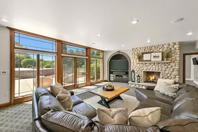 3277 N Canterbury Ln, Summit, WI 53066 - Photo 41