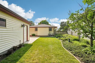 423 N Hine Ave, Waukesha, WI 53188 - Photo 33