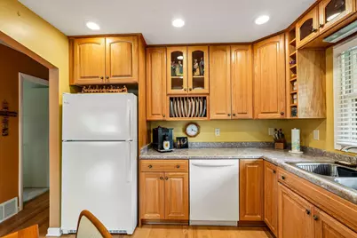 423 N Hine Ave, Waukesha, WI 53188 - Photo 9