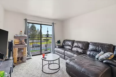 1406  Creek Rd #7, West Bend, WI 53090 - Photo 3