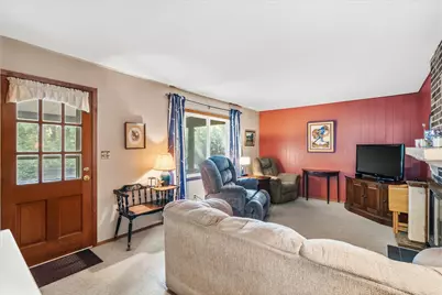 W53N849  Castle Ct, Cedarburg, WI 53012 - Photo 11