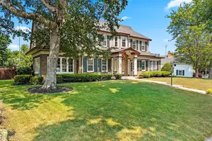 822 Hawthorne Terrace, Manitowoc, WI 54220 - Photo 3